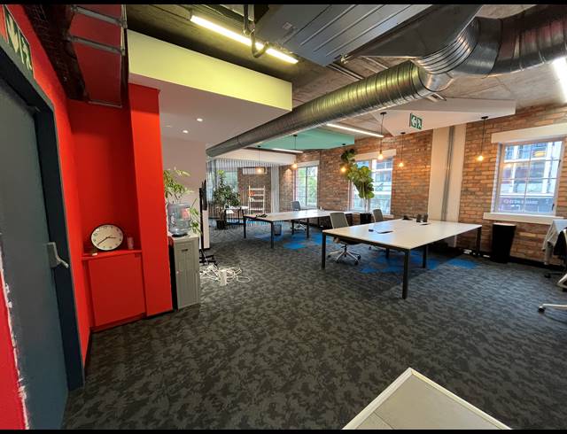 199M² OFFICE TO LET IN GREEN POINT